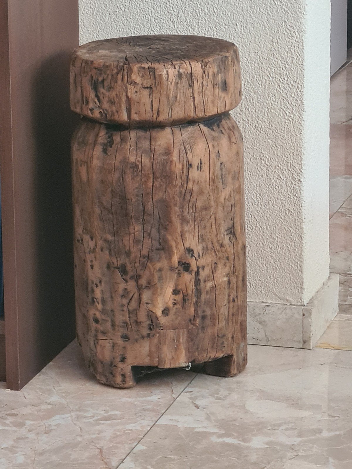 Wabi Sabi Bijzettafel Massief Hout Loods 5, Huis en Inrichting, Tafels | Bijzettafels, Minder dan 55 cm, Gebruikt, Rond, Wabi Sabi, Rustiek, Landelijk