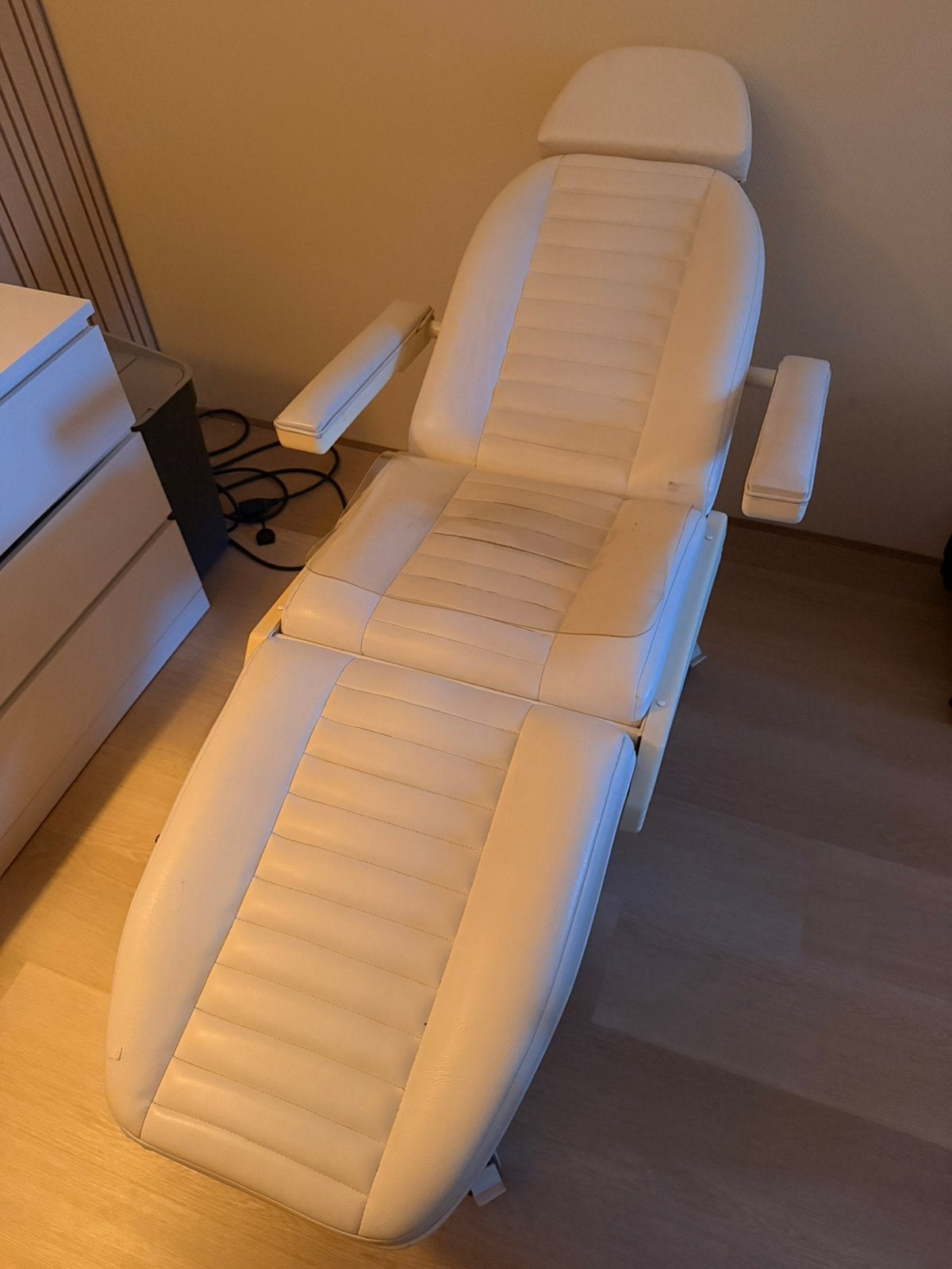 Behandelbank / behandeltafel / Massage / Pedicure €100, Ophalen, Gebruikt, -, -
