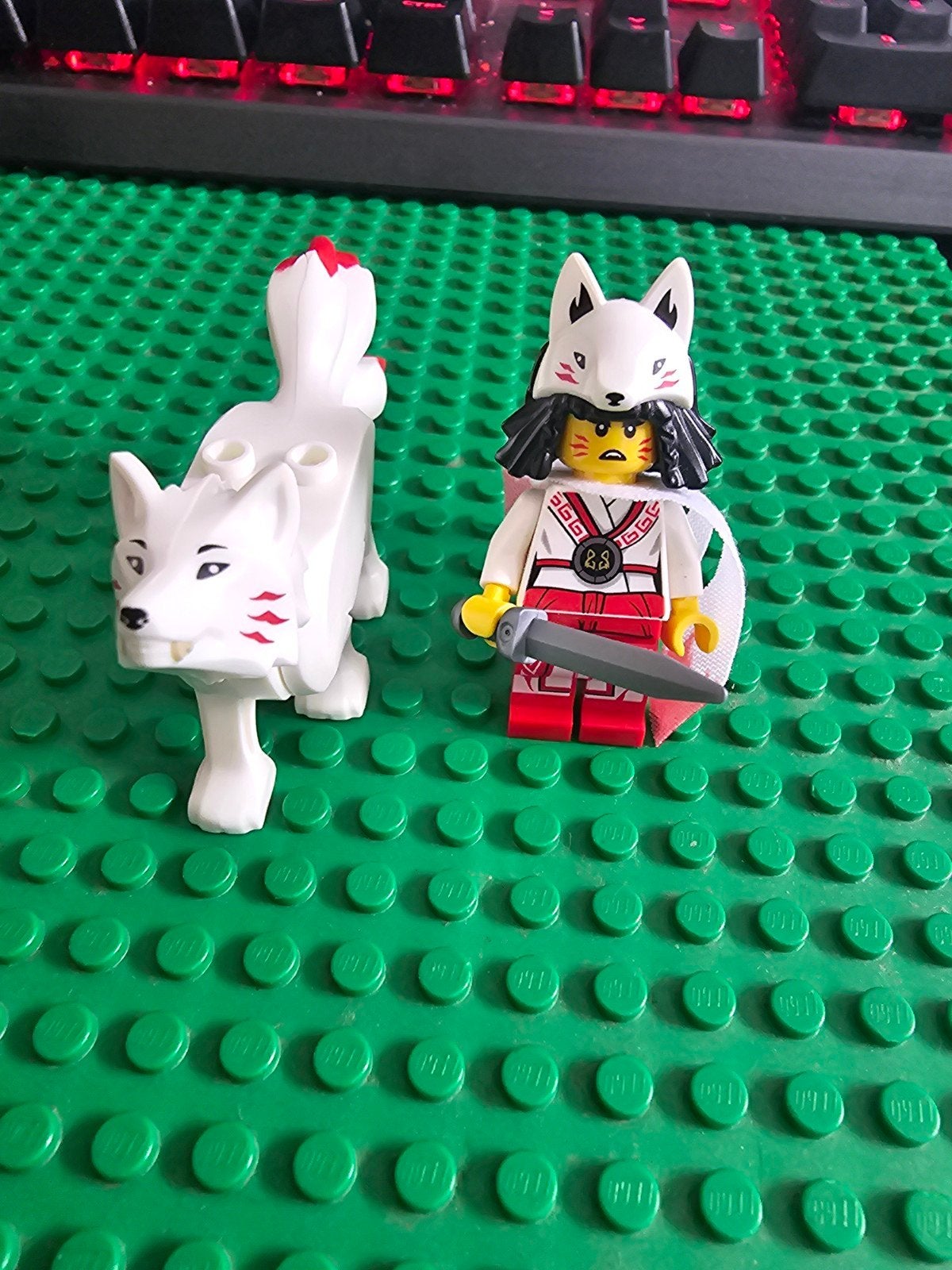 Lego Ninjago Akita (70678) en Lloyd Wolf (70671) minifiguren, Ophalen of Verzenden