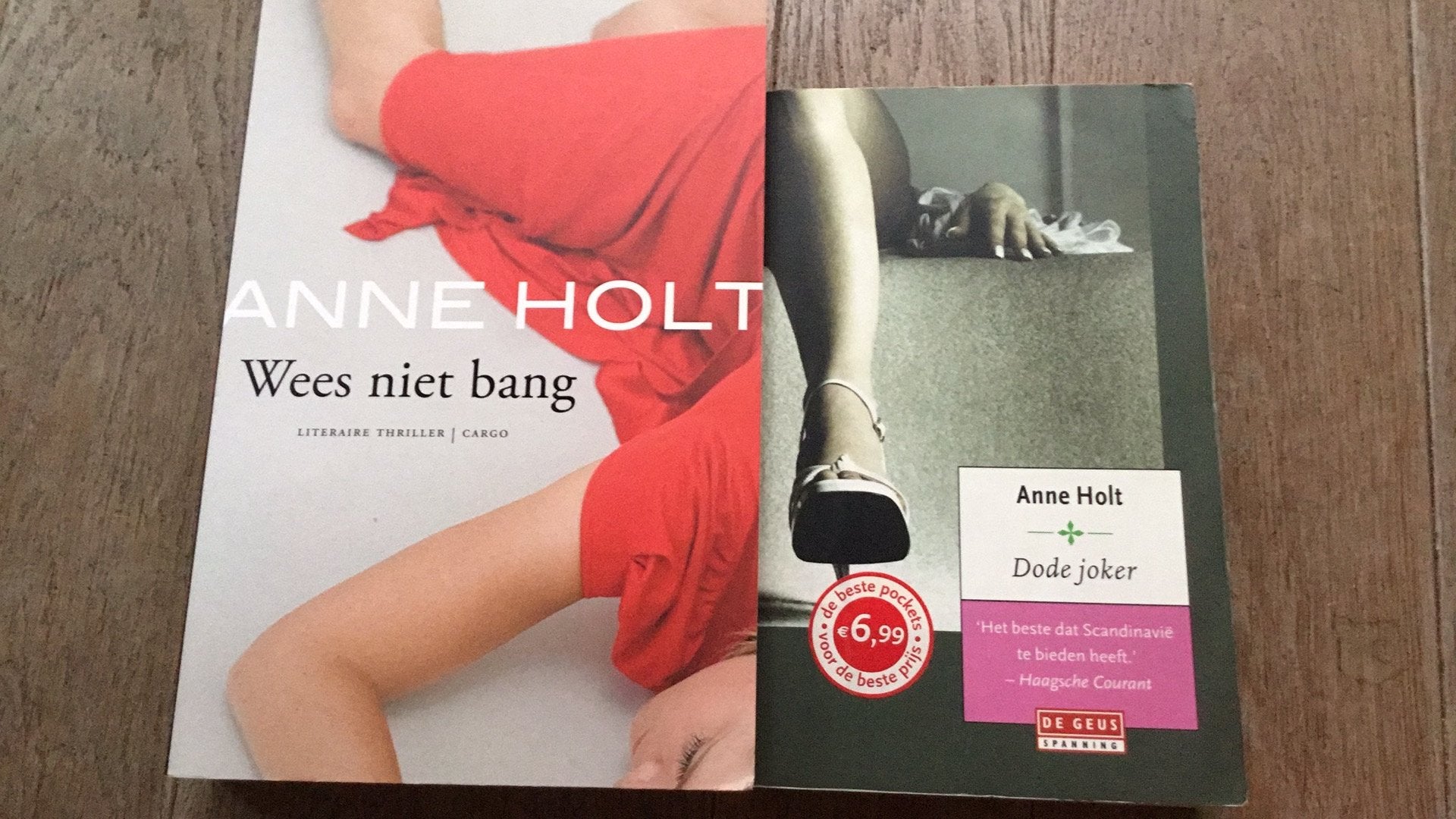 2 x Anne Holt, Ophalen of Verzenden, Zo goed als nieuw