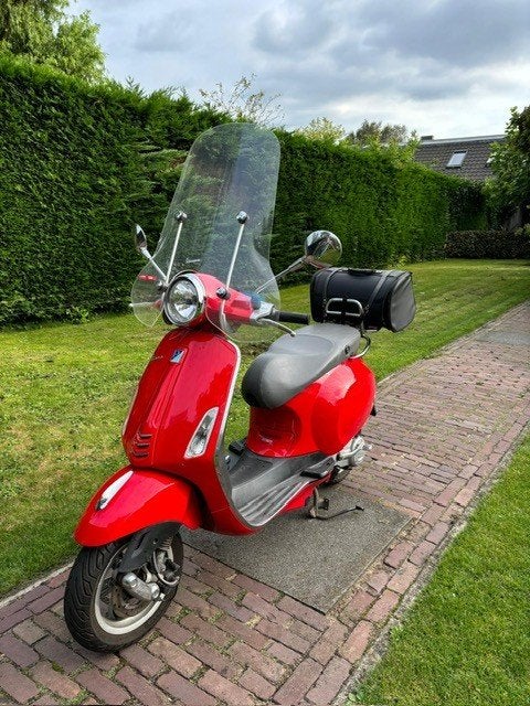 VESPA Primavera 50  1e eig. / dealer onderhouden / 18.000km, Maximaal 45 km/u, Vespa S, Ophalen of Verzenden, Zo goed als nieuw