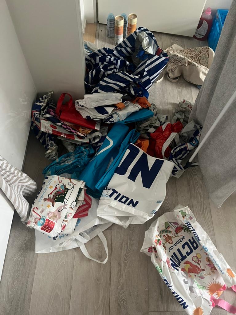 30 plastic tassen, Ophalen of Verzenden, Zo goed als nieuw