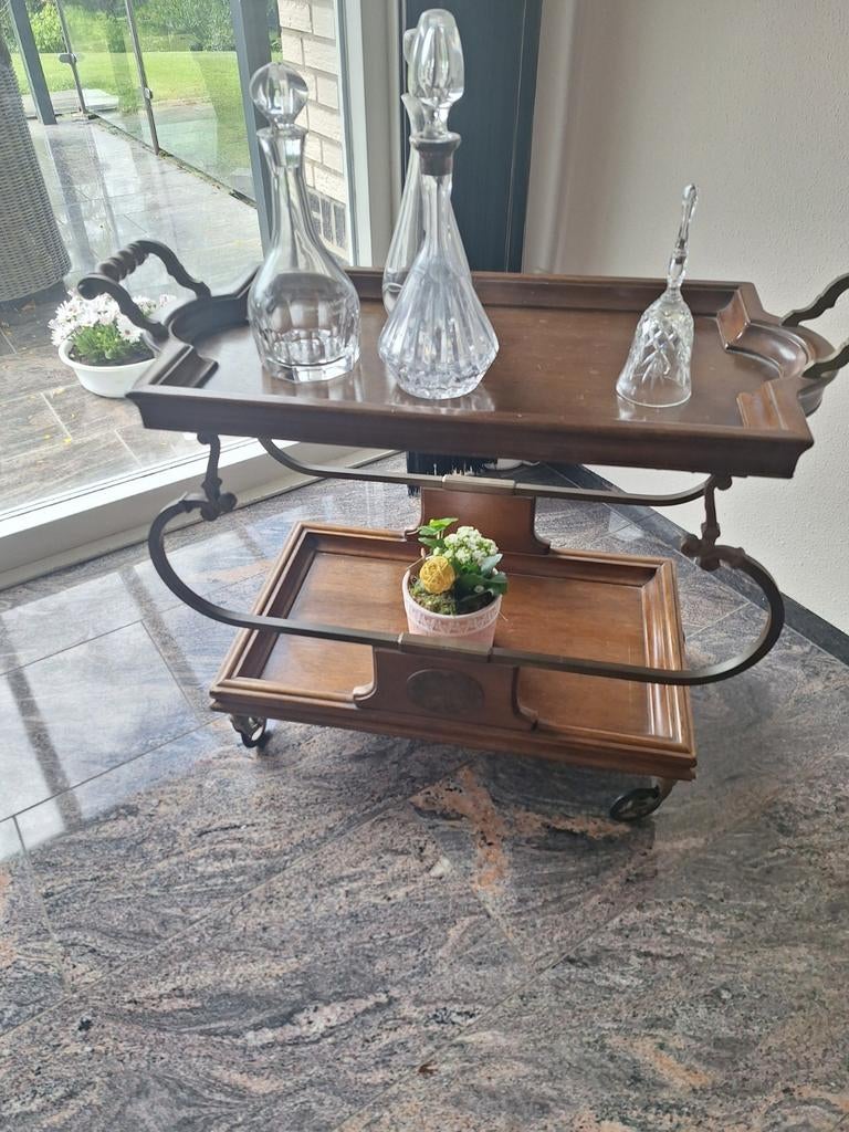 Thee tafel hout, Ophalen, 50 tot 100 cm, Rond, 50 tot 100 cm