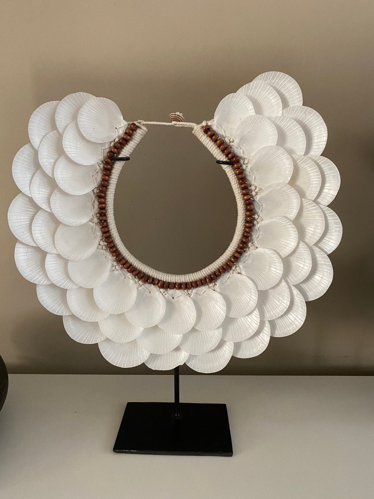 Mooi schelpen ornament op voet, Ophalen, Zo goed als nieuw