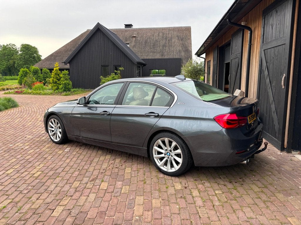 BMW 3-serie 330e,HYBRIDE, LEER ,NAVI ,TREKHAAK, DUBBELSET WI, Auto's, Automaat, 1998 cc, Achterwielaandrijving, Gebruikt