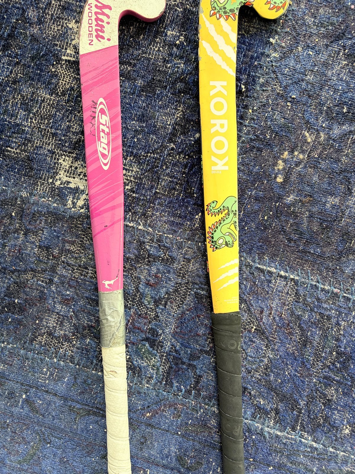 2 Hockeysticks voor kinderen - Stag & Korok (61 cm), Ophalen, Gebruikt, Stick