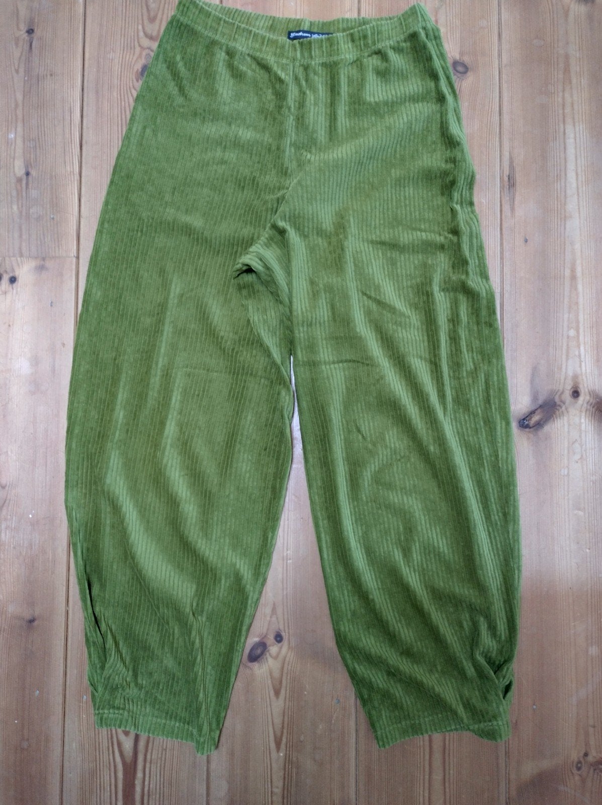 Gudrun Sjödén broek ribbroek velours groen maat S, Kleding | Dames, Broeken en Pantalons, Gudrun Sjödén, Ophalen of Verzenden