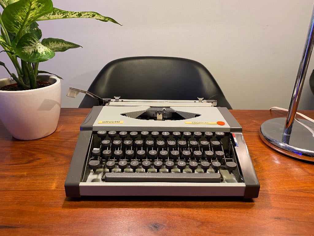 Olivetti Tropical - Brasil Typemachine Typewriter, Diversen, Typemachines, Ophalen of Verzenden, Gebruikt
