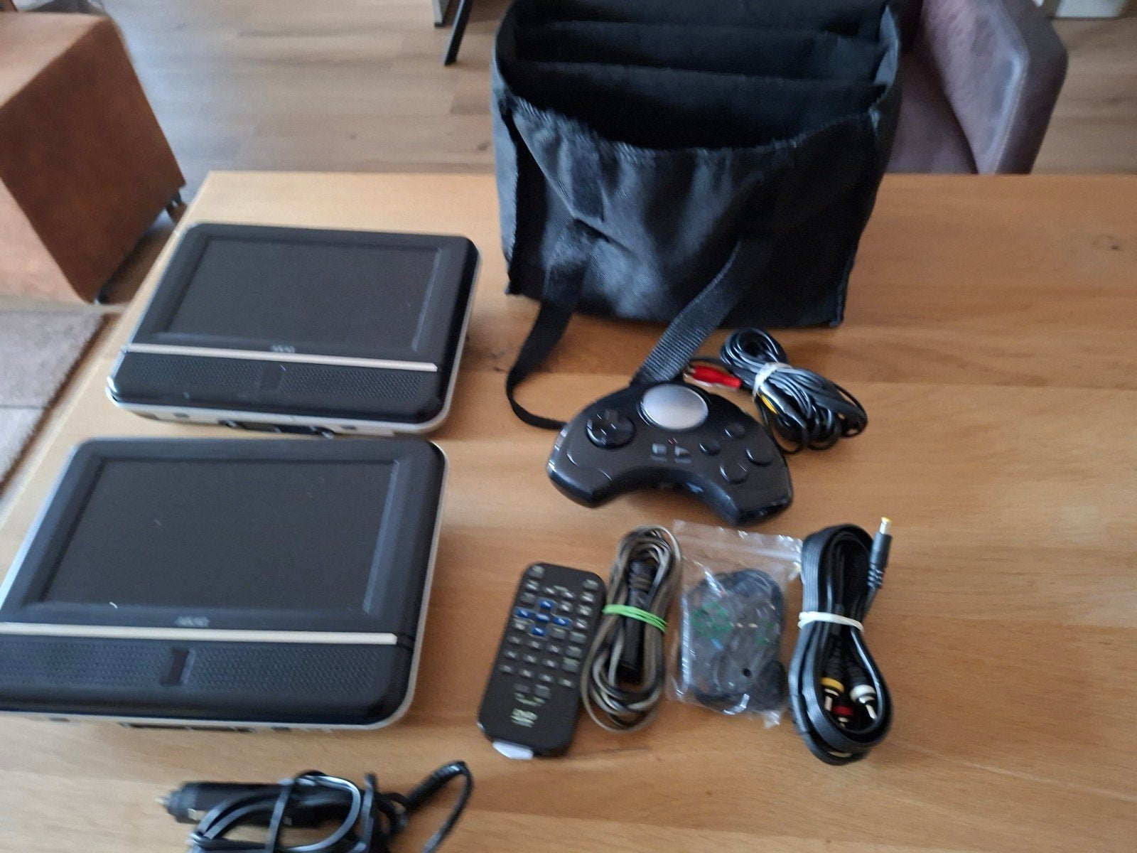 Akai Portable DVD-speler met 2 schermen en accessoires, Gebruikt, Draagbaar, Ophalen, Overige merken