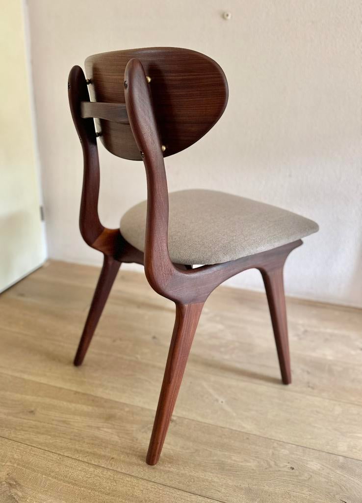 Louis van Teeffelen design stoel geheel gerestaureerd, Huis en Inrichting, Stoelen, Ophalen, Vintage Dutch design, Bruin, Zo goed als nieuw