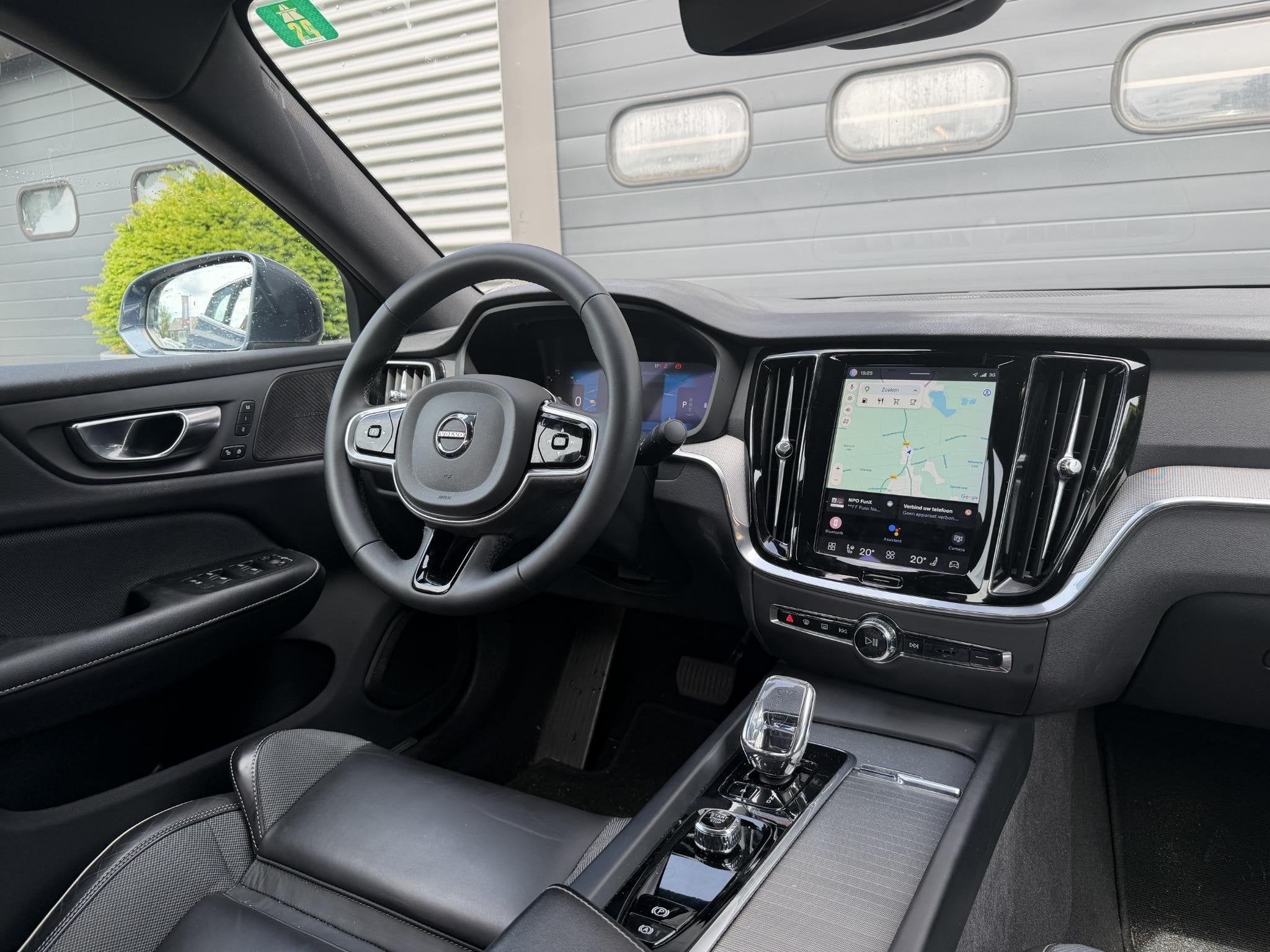 Volvo S60 2.0 B4 Plus Bright | Camera | Navigatie | 20 Inch, Euro 6, 4 cilinders, 1969 cc, Blauw