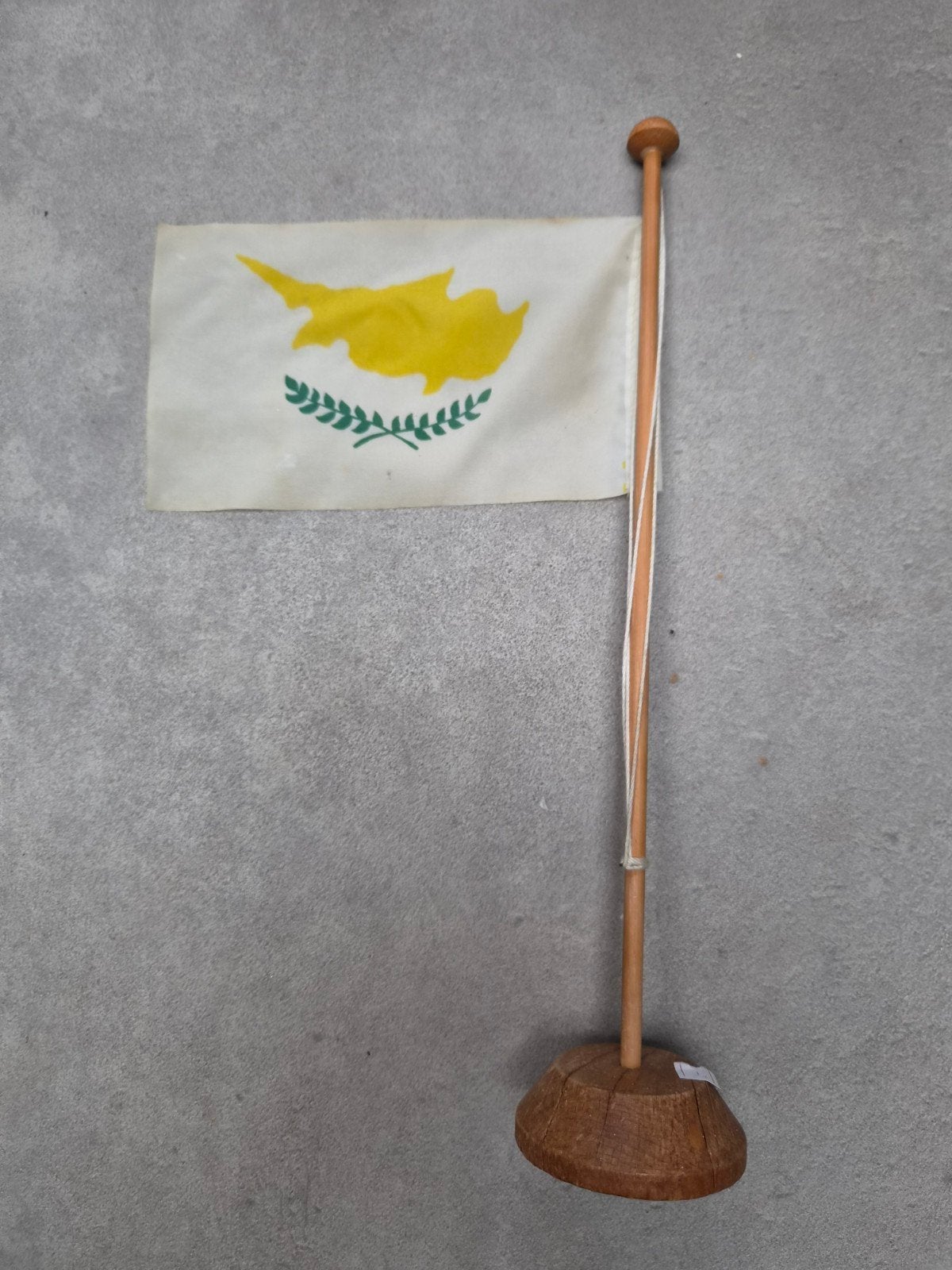 Conferentie tafel vlag Cyprus hoogte 31cm, Verzenden