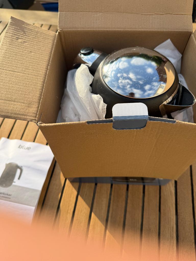Blue Home Waterkoker, 1 tot 2 liter, Ophalen of Verzenden, Zo goed als nieuw, Draadloos