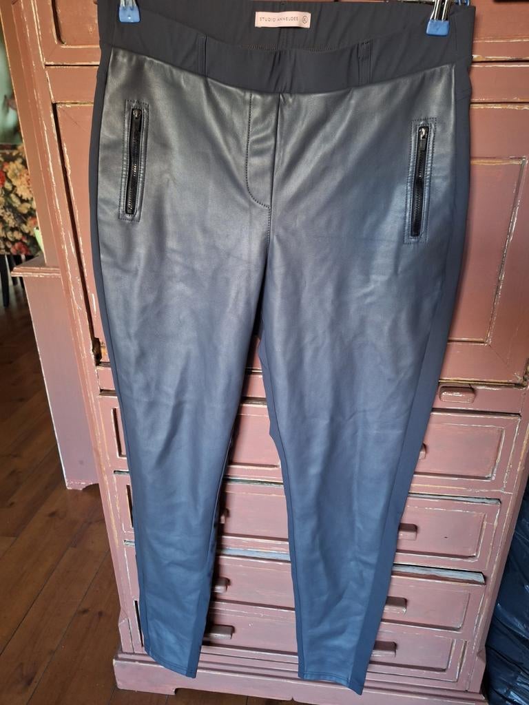 Studio anneloes broek lederlook grijs of blauw l xl, Blauw, Maat 46/48 (XL) of groter, Ophalen of Verzenden, Zo goed als nieuw