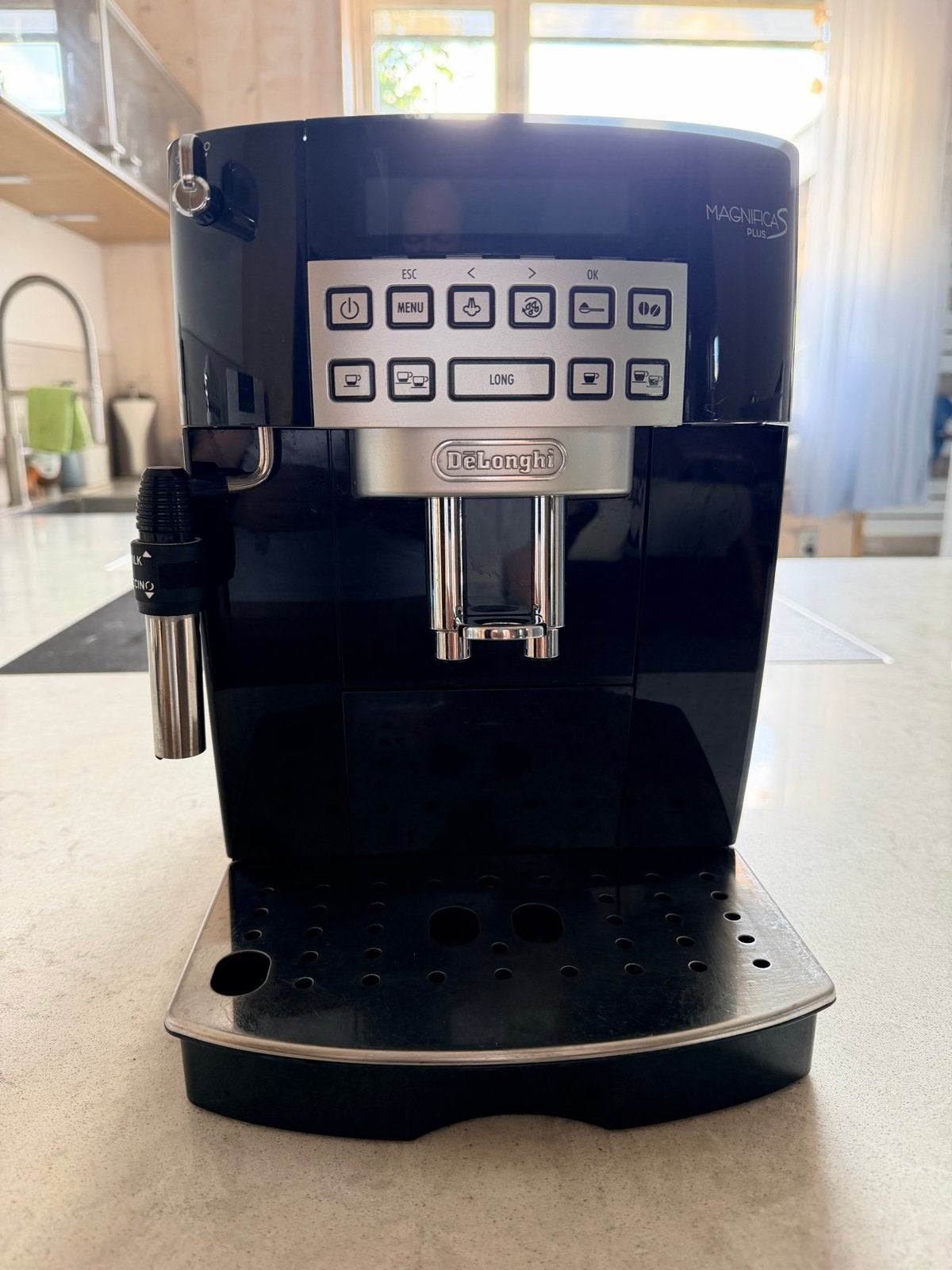 De'Longhi Magnifica S Plus volautomatische espressomachine, Witgoed en Apparatuur, Ophalen, Gebruikt, Koffiemachine, 4 tot 10 kopjes