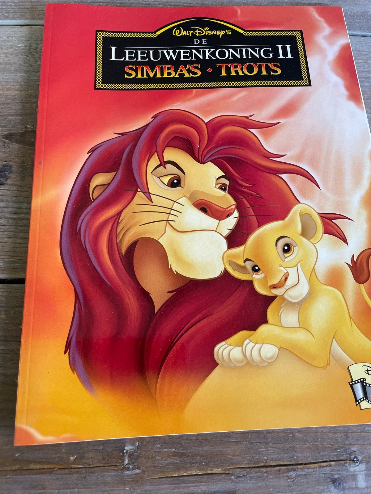 Walt Disney's De Leeuwenkoning II: Simba's Trots Stripboek, Eén stripboek, Ophalen of Verzenden, Zo goed als nieuw