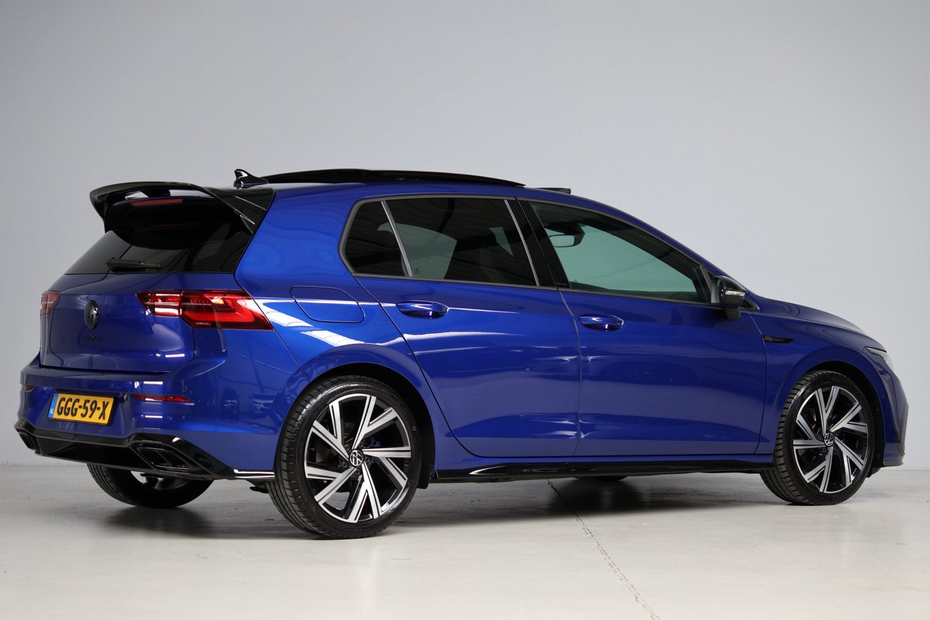 Volkswagen GOLF 1.5 eTSI R-Line | panoramadak | camera | ada, 4 cilinders, 150 pk, Blauw, Bedrijf