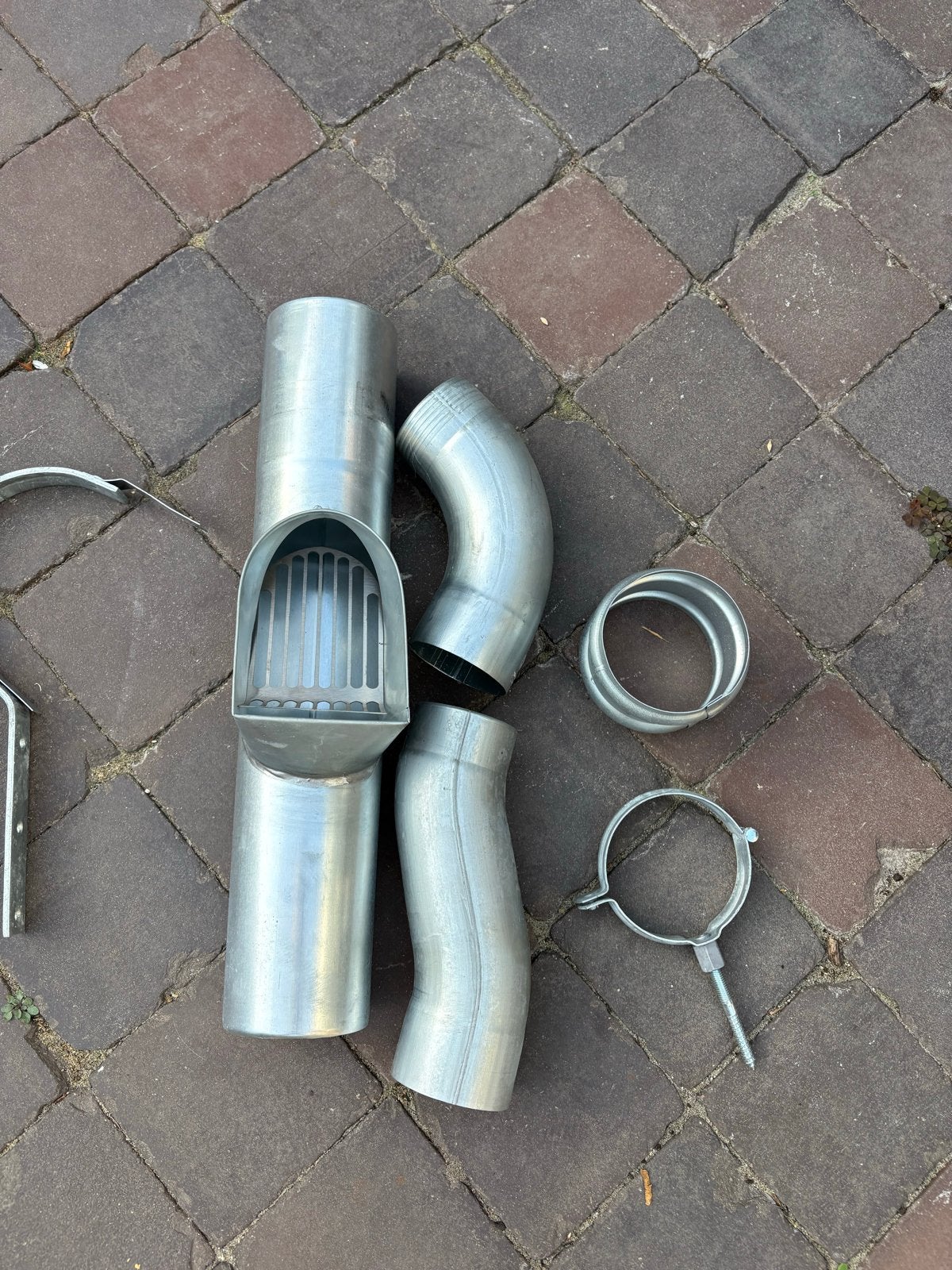 Zinken regenpijp onderdelen met bladvanger en bochten, Doe-het-zelf en Verbouw, Afvoer, Gebruikt, Ophalen of Verzenden, Zink