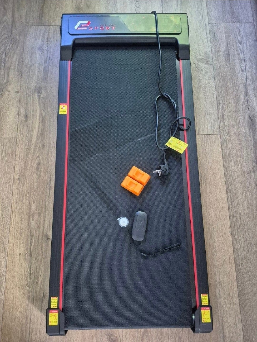 Loopband met instelbare helling tot 7%, Sport en Fitness, Ophalen, Nieuw, Benen, Loopband
