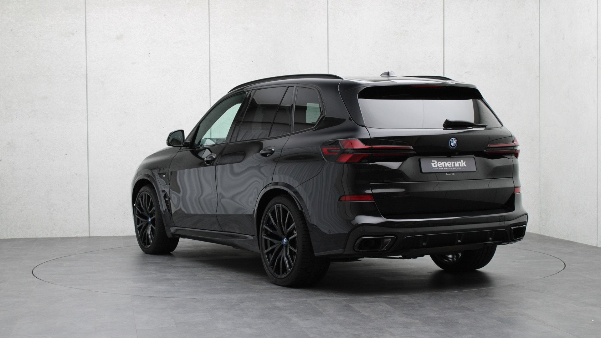 BMW X5 xDrive50e M-Sport Pro | Harman/Kardon | Panoramadak |, Gebruikt, 2395 kg, Zwart, Vierwielaandrijving