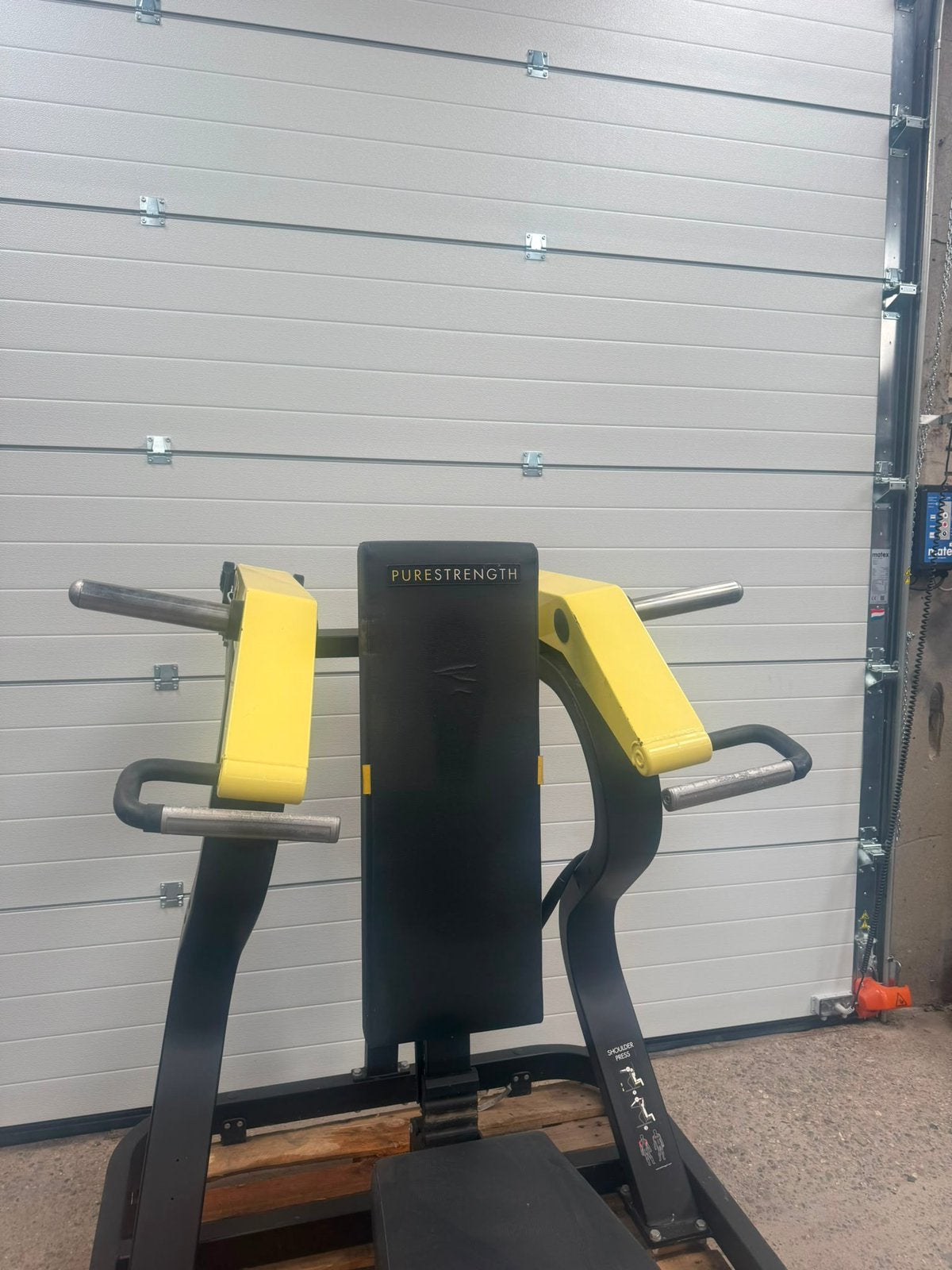 Technogym pure strength shoulderpress/ schulterpresse, Ophalen, Gebruikt, Overige typen, C