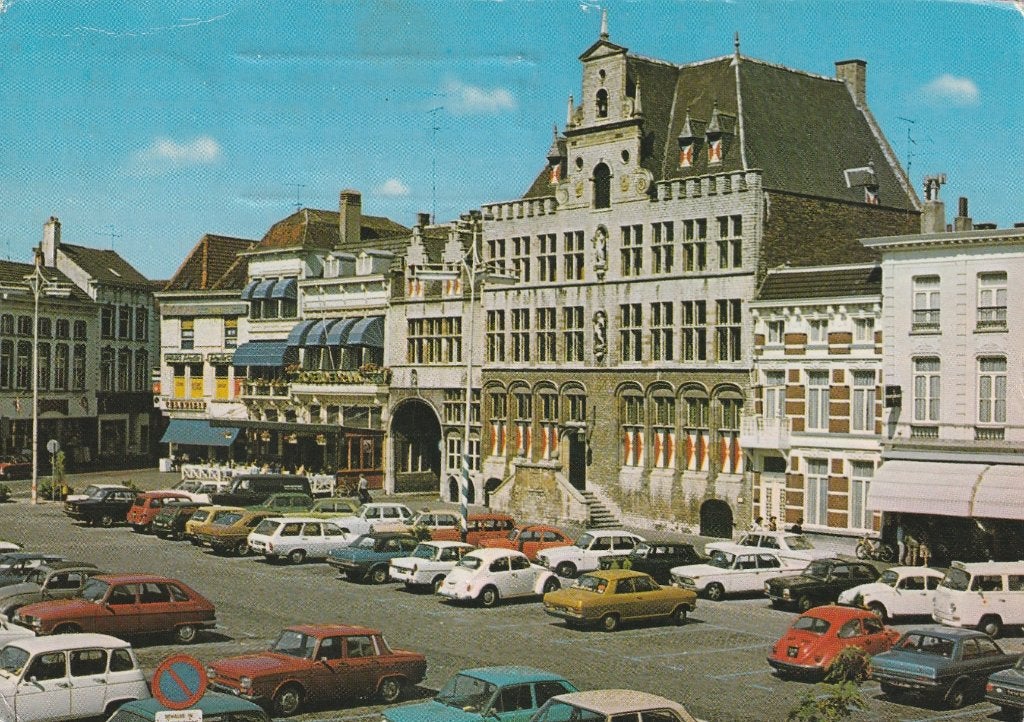 BERGEN OP ZOOM Markt met Renault Daf VW BMW enz, Verzenden, 1960 tot 1980, Gelopen, Noord-Brabant