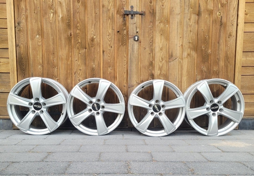 Set van 4 OXXO 17 inch lichtmetalen velgen, Velg(en), 17 inch, Ophalen of Verzenden, Zomerbanden