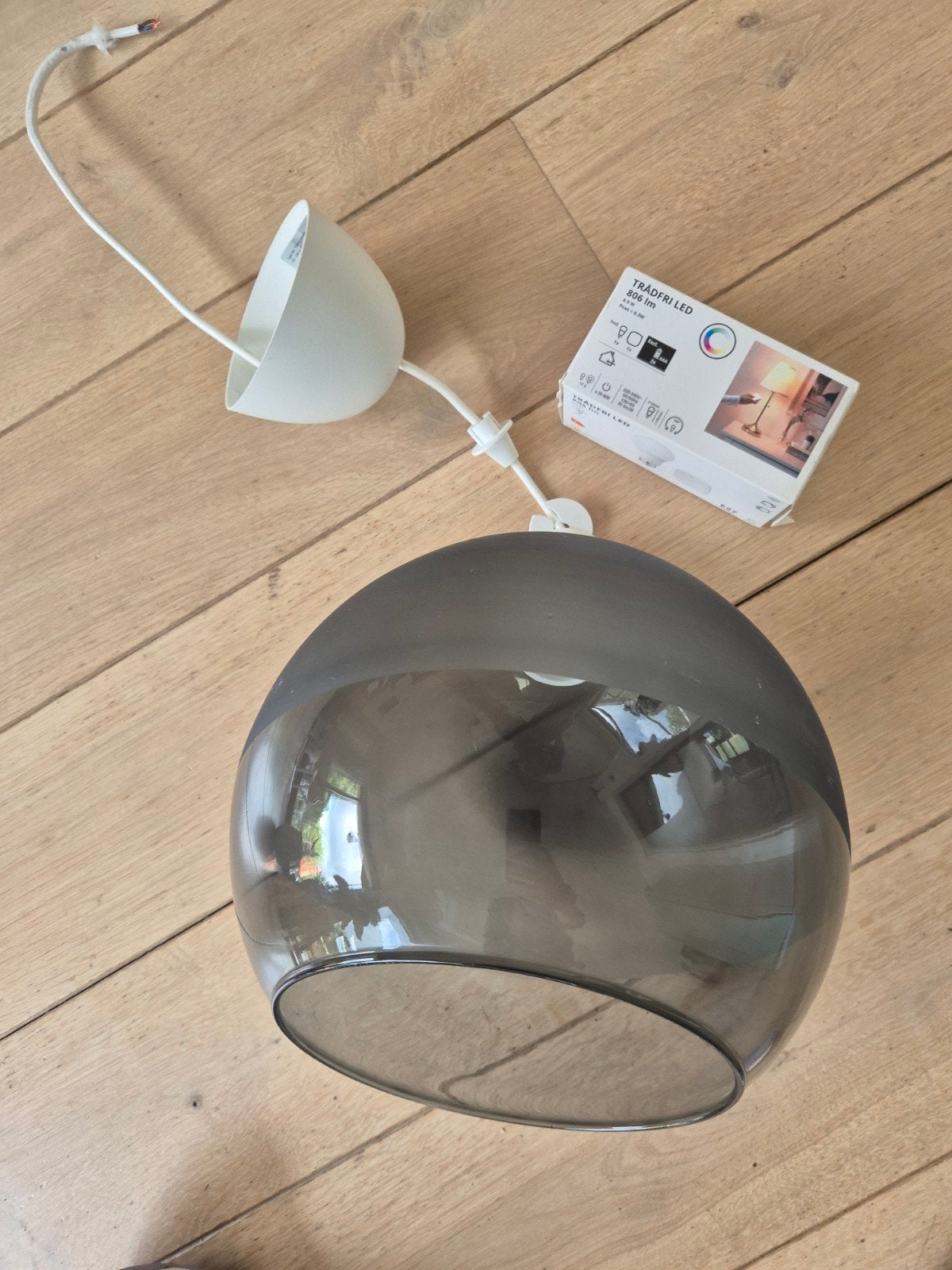 Lamp met bol met kleur afstandsbediening, Huis en Inrichting, Lampen | Hanglampen, Ophalen, Gebruikt, Glas, Minder dan 50 cm