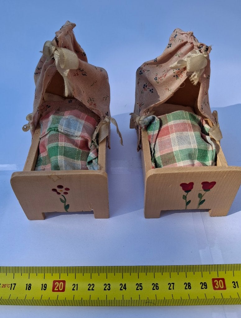 KINDERKAMER (JAREN 40) BEHORENDE BIJ JAREN 50 POPPENHUIS, Ophalen of Verzenden