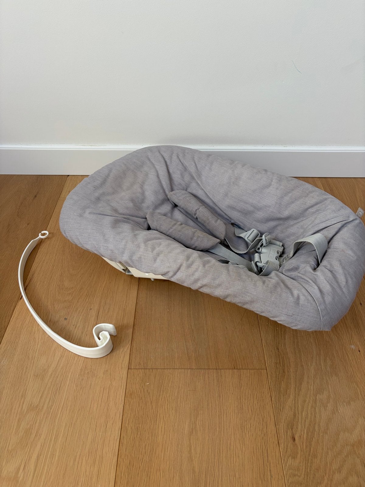 Stokke Newborn Kuipje voor Tripp Trapp - Grijs, Kinderen en Baby's, Ophalen, Gebruikt, Meegroeistoel, Gordel(s)