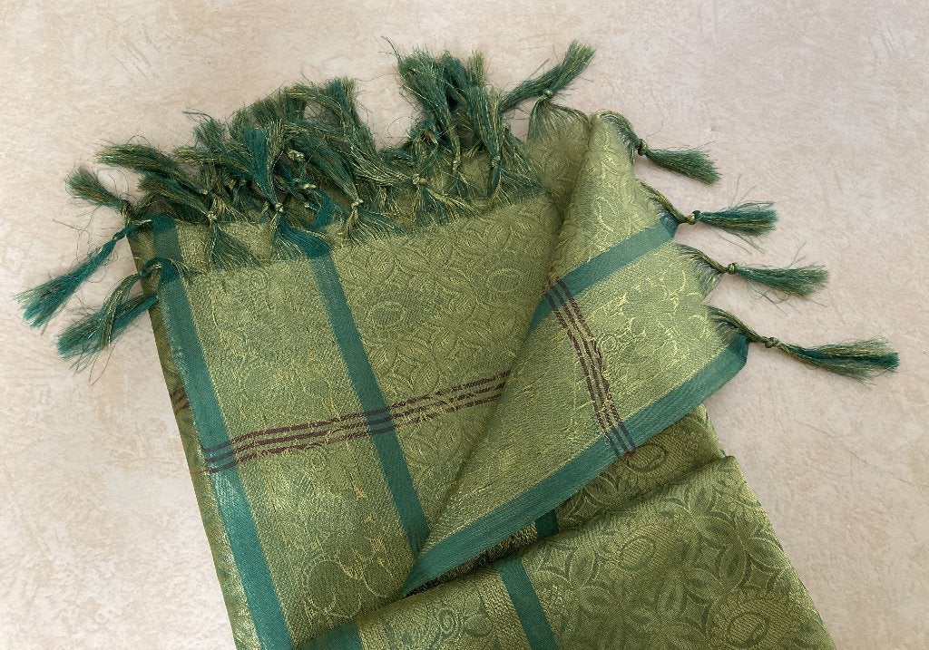 Kleed Loper Doek Geweven groene stof met gouddraad uit India, Huis en Inrichting, Stoffering | Tapijten en Kleden, 100 tot 150 cm