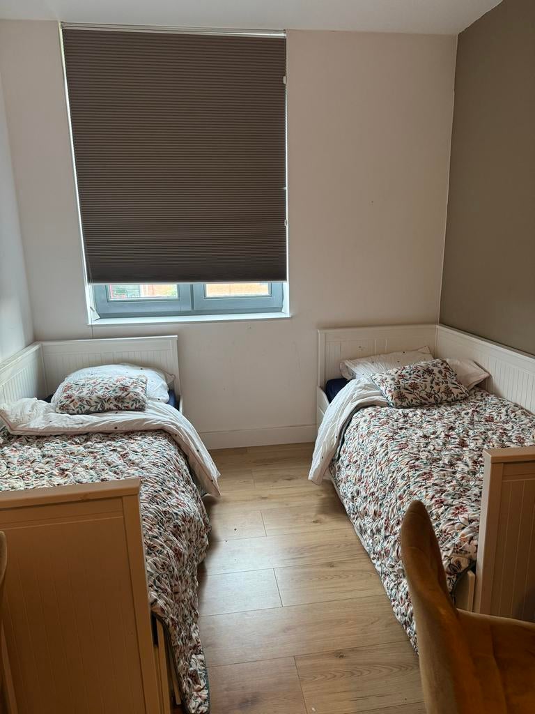 2x IKEA Hemnes bedden - netjes en zelf te demonteren, Huizen en Kamers, Kamers te huur