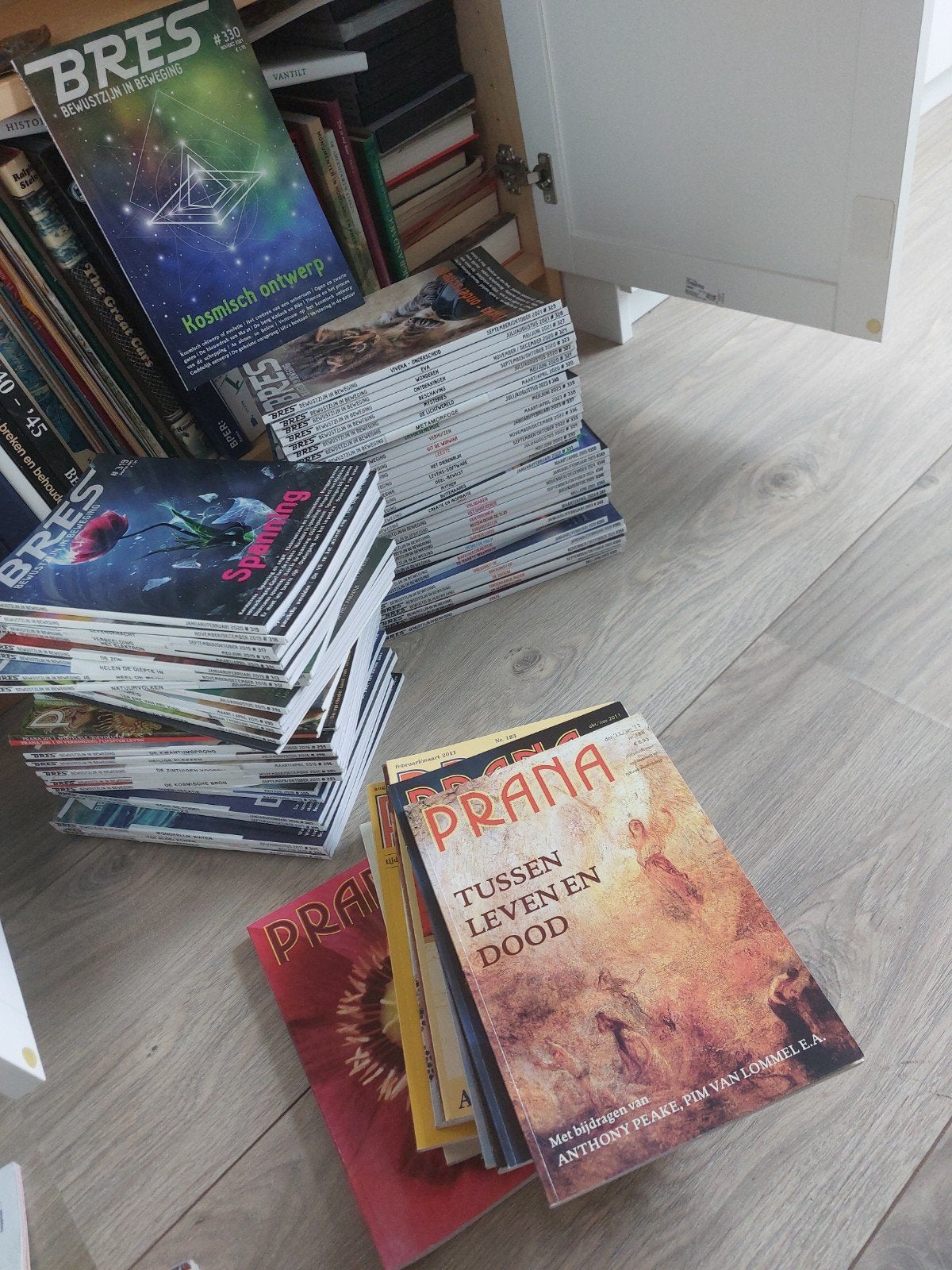 Diverse jaargangen BRES, Ophalen, Zo goed als nieuw