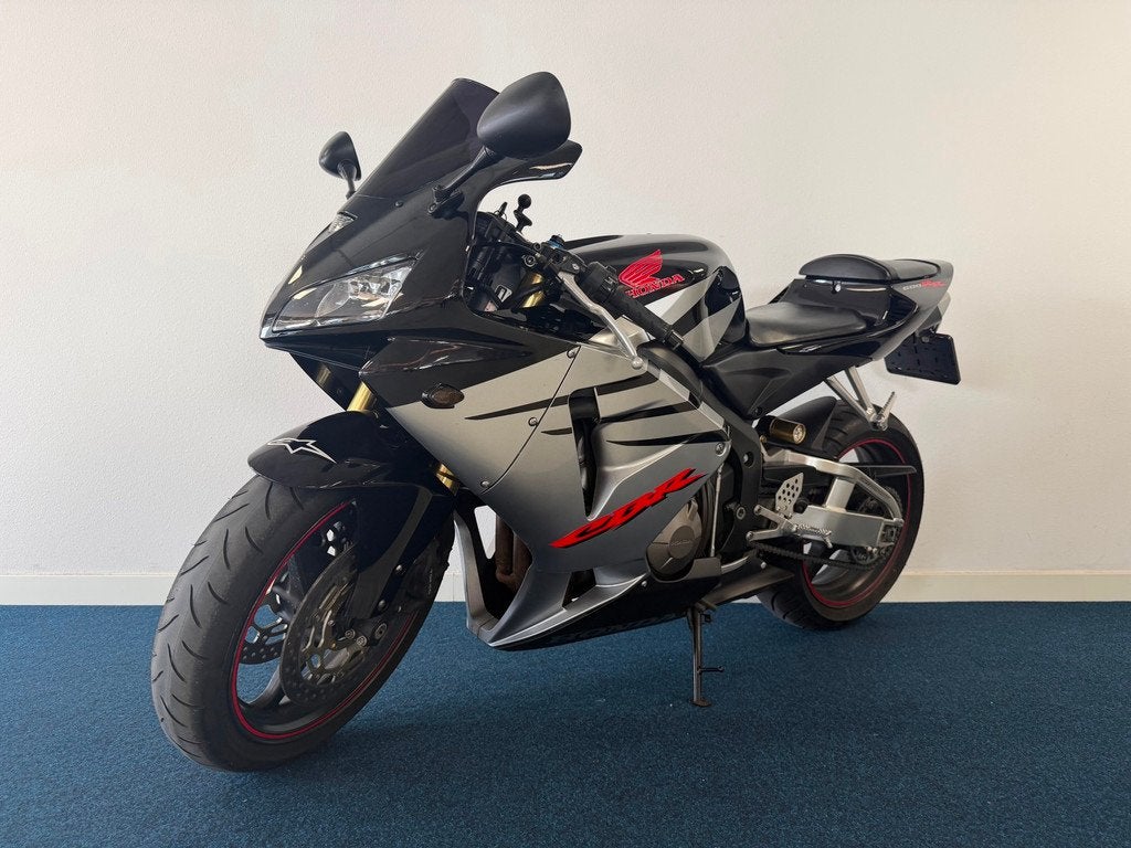 Honda Sport CBR 600 RR PC37 FACELIFT BLACK - ZILVER - EDITIO, Bedrijf, Super Sport, Sportuitlaat, Meer dan 35 kW