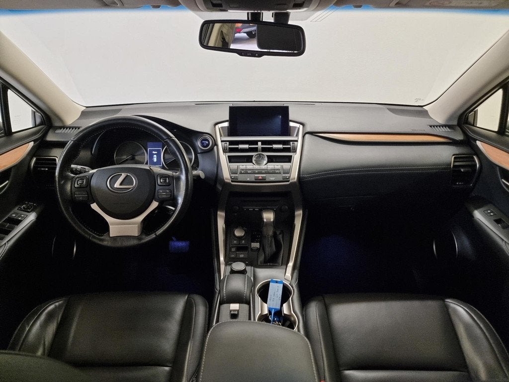 Lexus NX 300h AWD 25th Edition | Open dak | Trekhaak | Navig, Auto's, Lexus, Gebruikt, Met garantie (alle), 1760 kg, Bedrijf