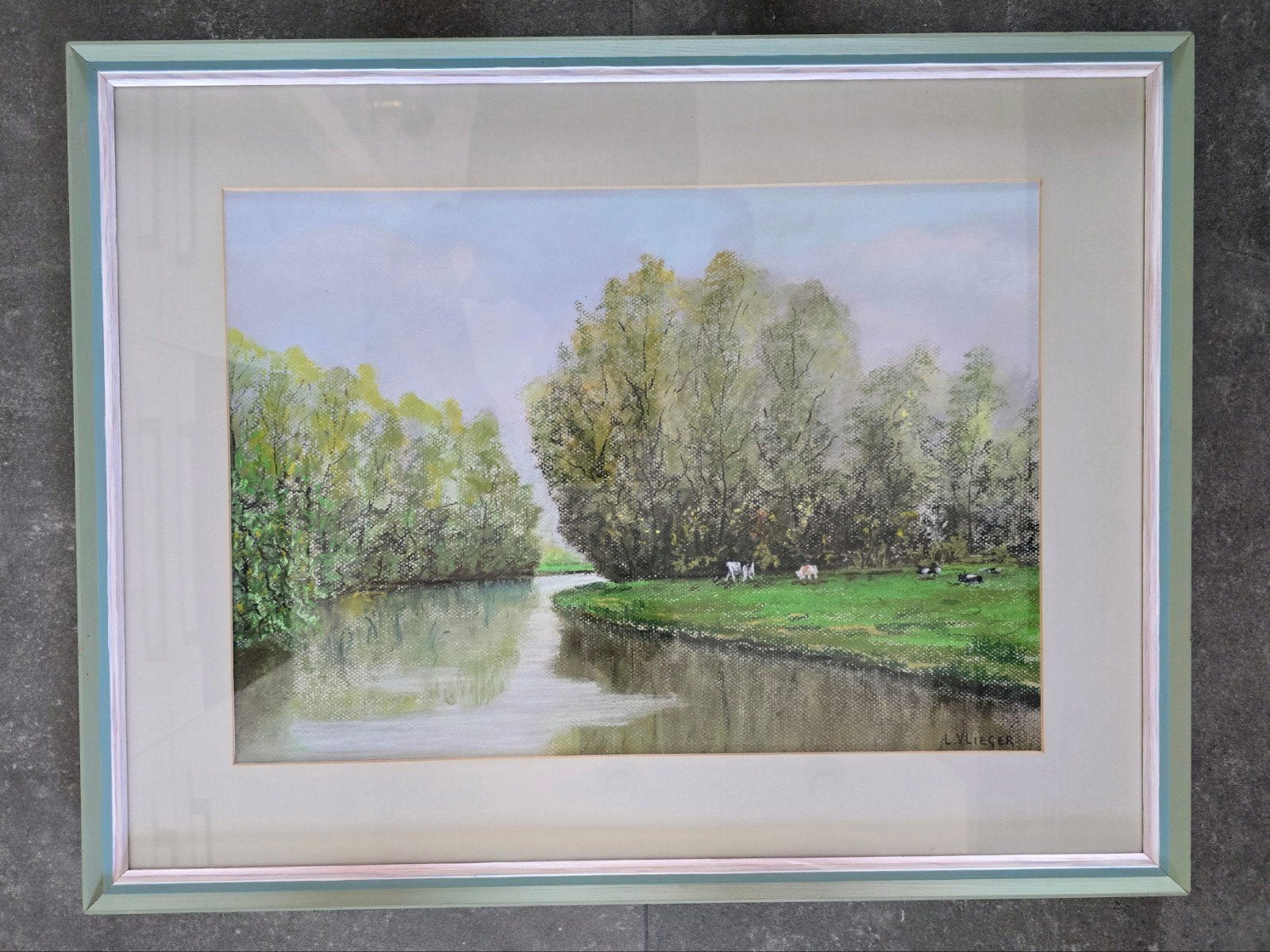Sfeervol Hollands Landschap met Koeien – L. Vlieger (Pastel), Ophalen, Doek, Realistisch, Landschap