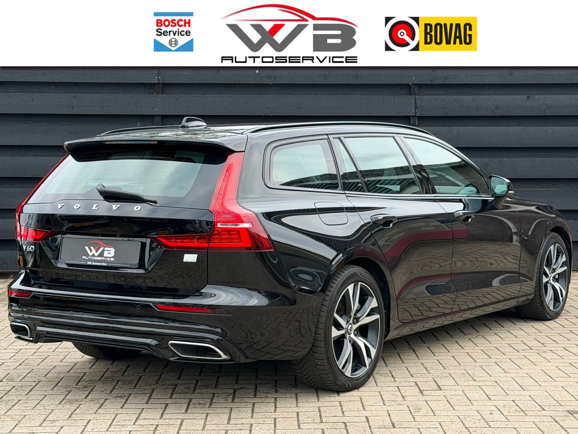 Volvo V60 2.0 T6 Recharge AWD R-Design I Leder I Trekhaak I, Automaat, Dealer onderhouden, Zwart, Zwart