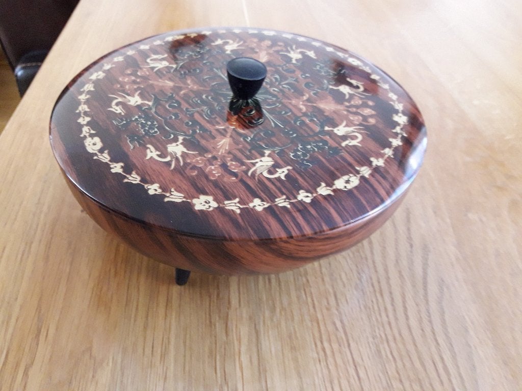 vintage serveer schaal met deksel , snoep- of koektrommel, Overige materialen, Handbeschilderd, Schaal, Rond