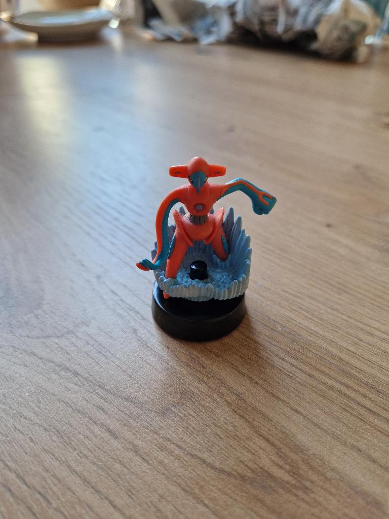 Deoxys Pokemon Emerald figurine, Ophalen of Verzenden, Zo goed als nieuw