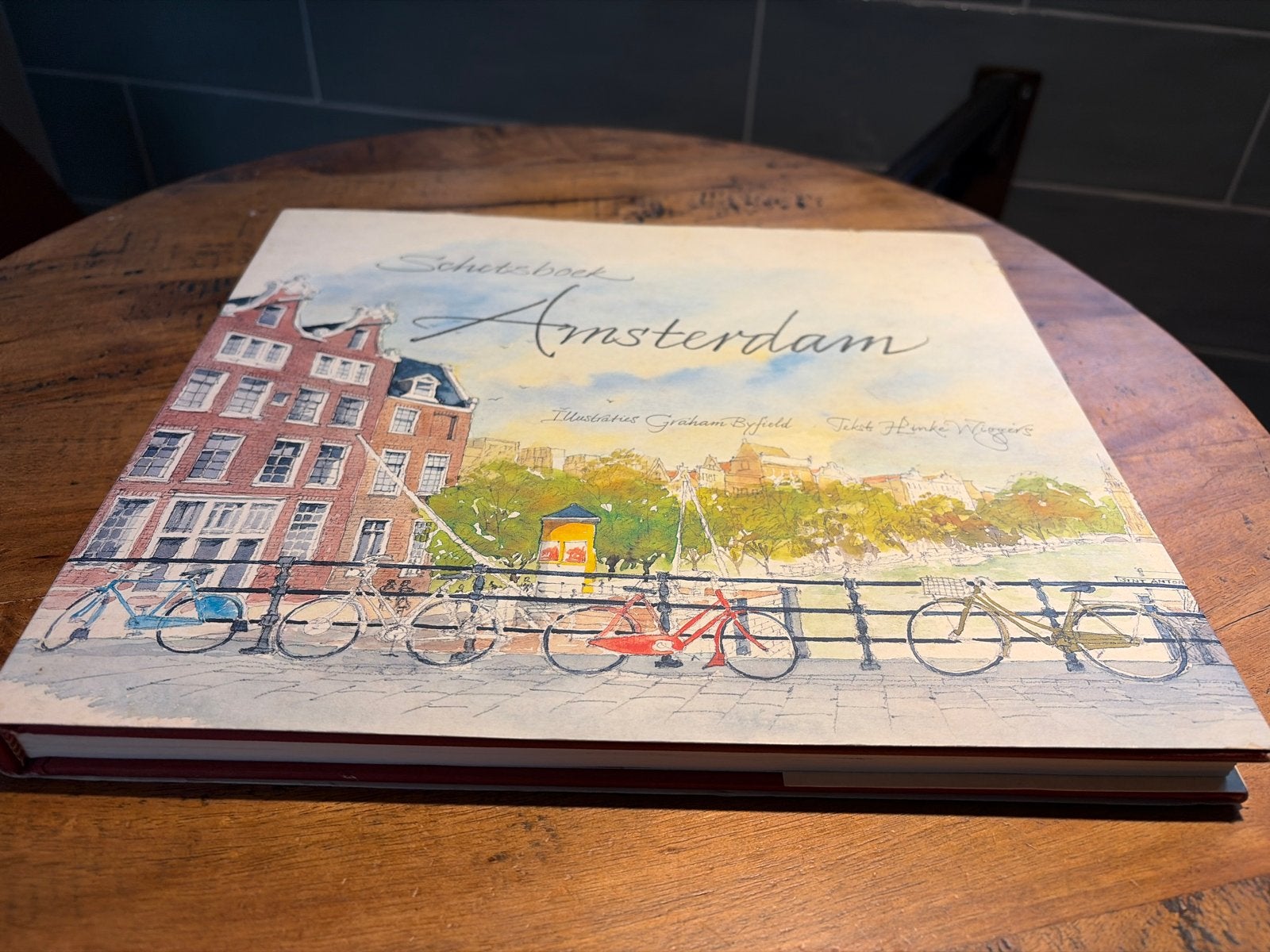 Schetsboek Amsterdam - Graham Byfield & Hinke Wiggers, Ophalen of Verzenden, 20e eeuw of later, Zo goed als nieuw