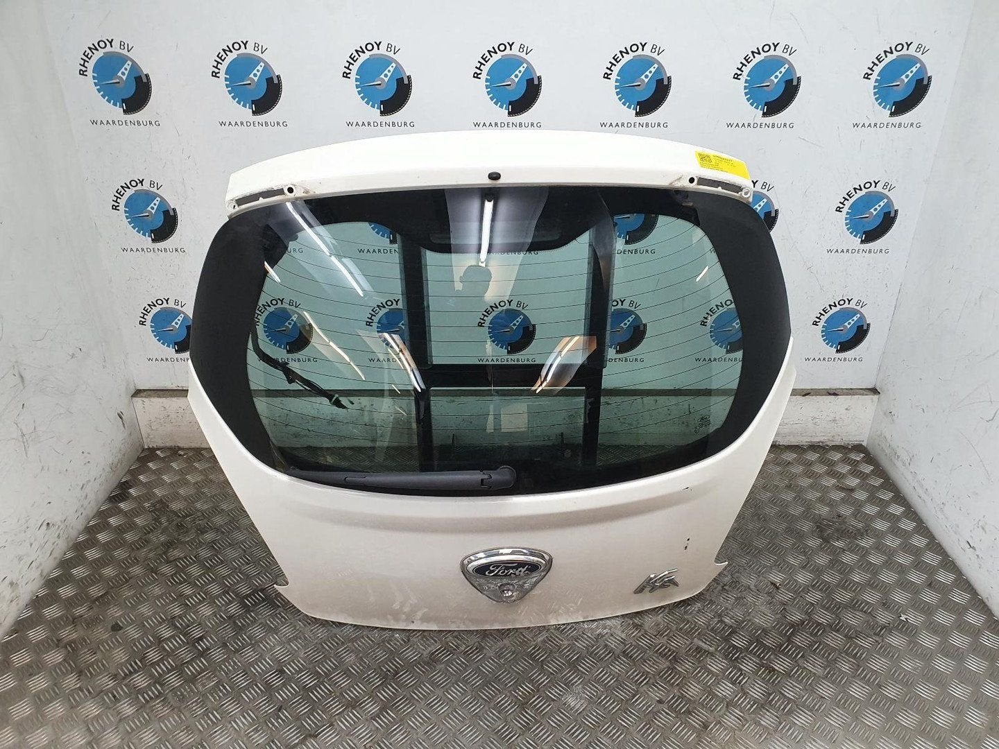 FORD KA 1.2 Metal s/s ACHTERKLEP 2011, Ophalen of Verzenden, Gebruikt, Stiba lid