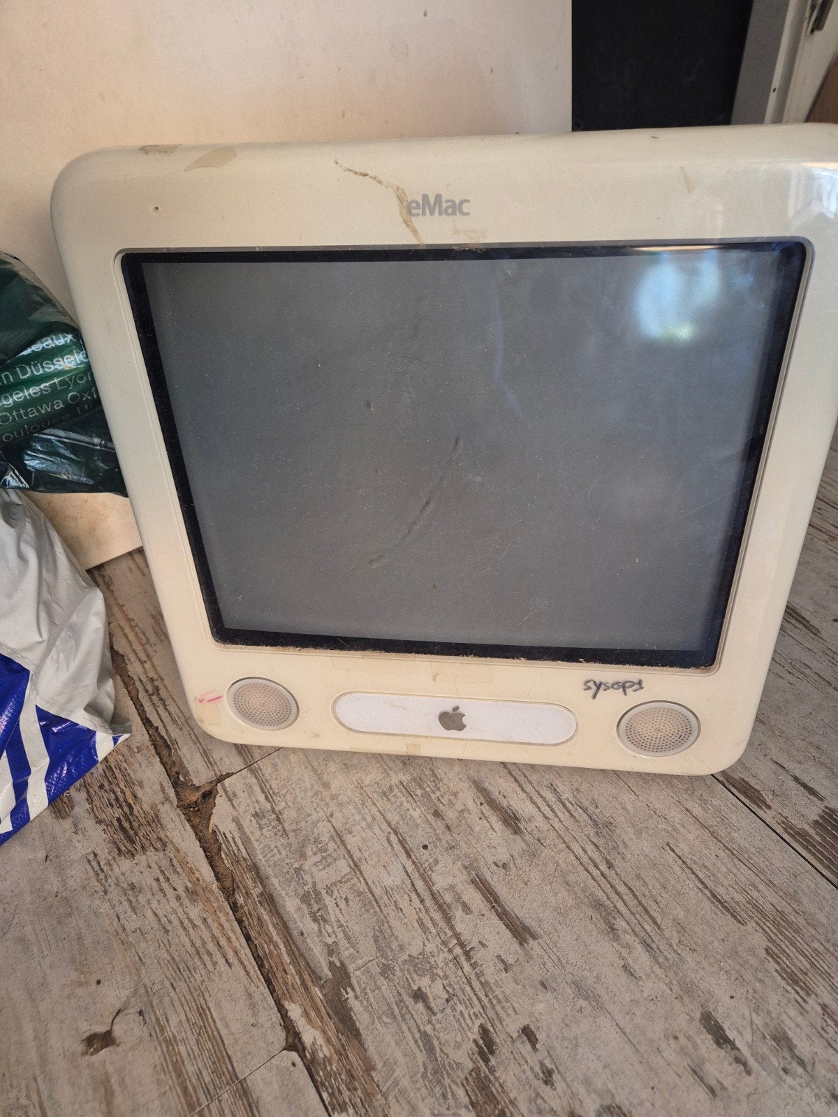 Vintage Apple eMac G4 - Retro Computer, Computers en Software, Apple Desktops, Minder dan 4 GB, Onbekend, Ophalen of Verzenden