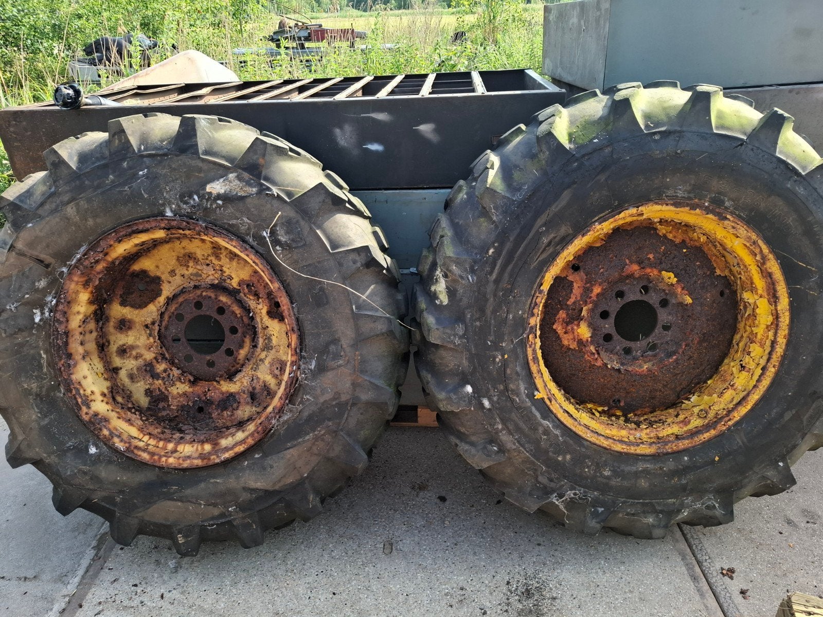Loader / all terain heftruck banden 16.9-28, Ophalen