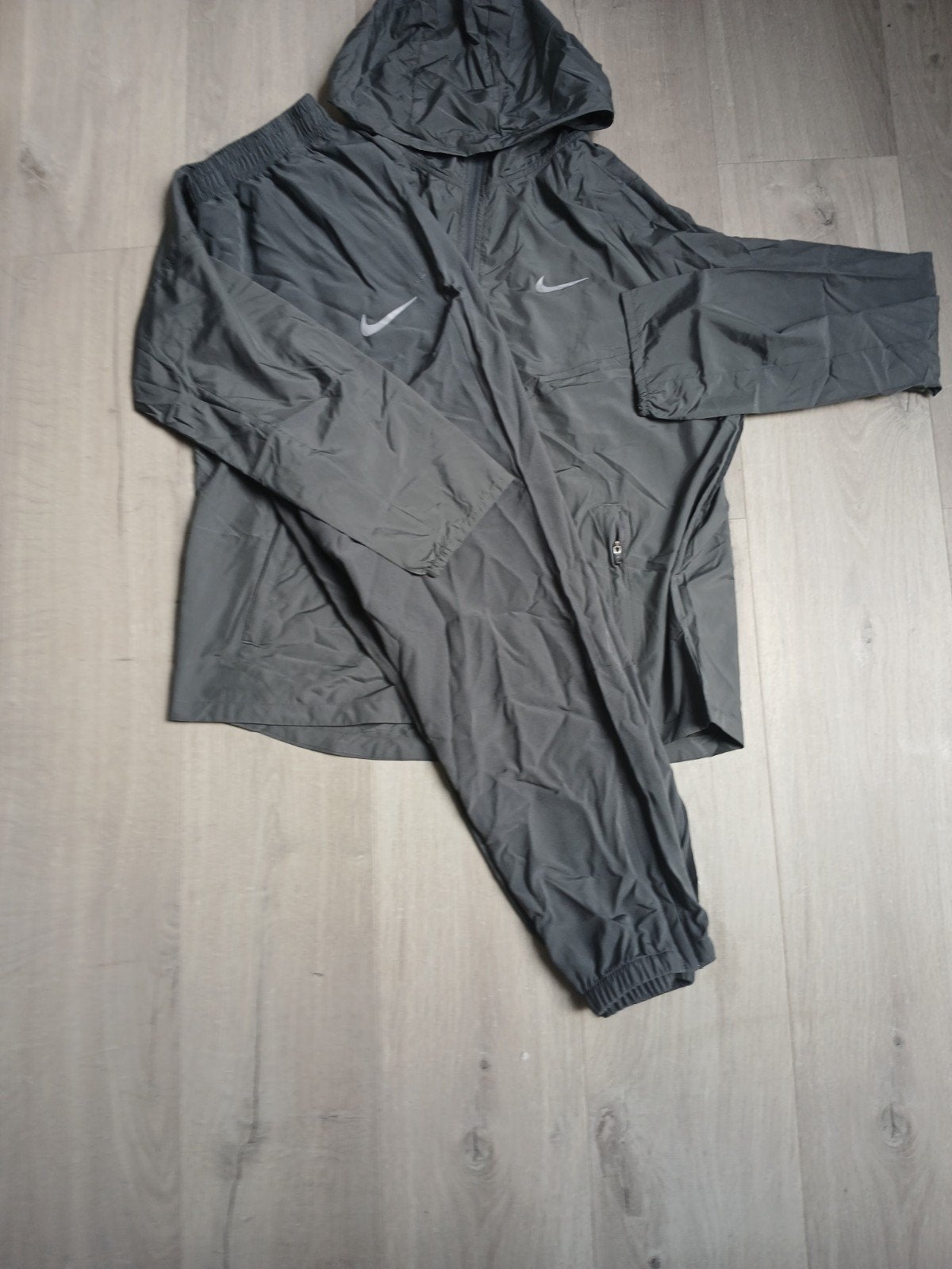 Nike Repel Trainingspak Maat L (valt als XL), Fitness, Nike, Maat 56/58 (XL), Ophalen of Verzenden