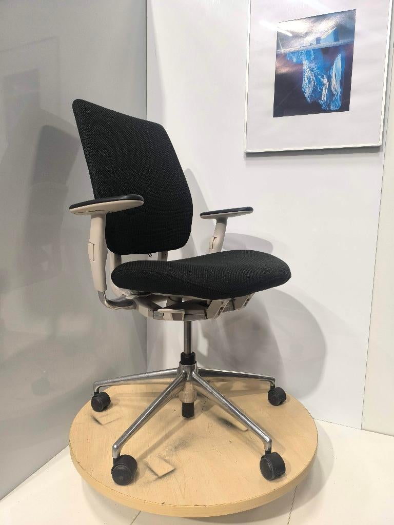 Vitra Oson Ergonomische stoel / werkstoel / stoel, 18 stuks, Gebruikt, Ophalen of Verzenden, Bureaustoel, Groen