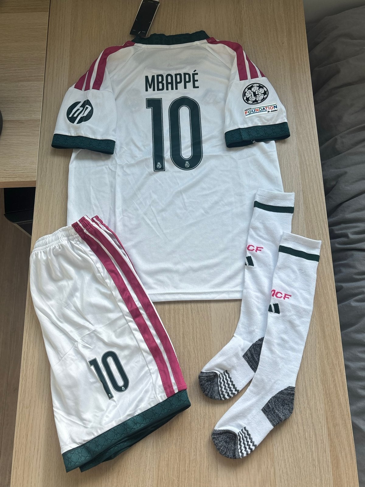 Real Madrid Thuis Tenue 2026/2027 Mbappé Maat 128-164 Nieuw, Maat XS of kleiner, Verzenden, Nieuw, Set