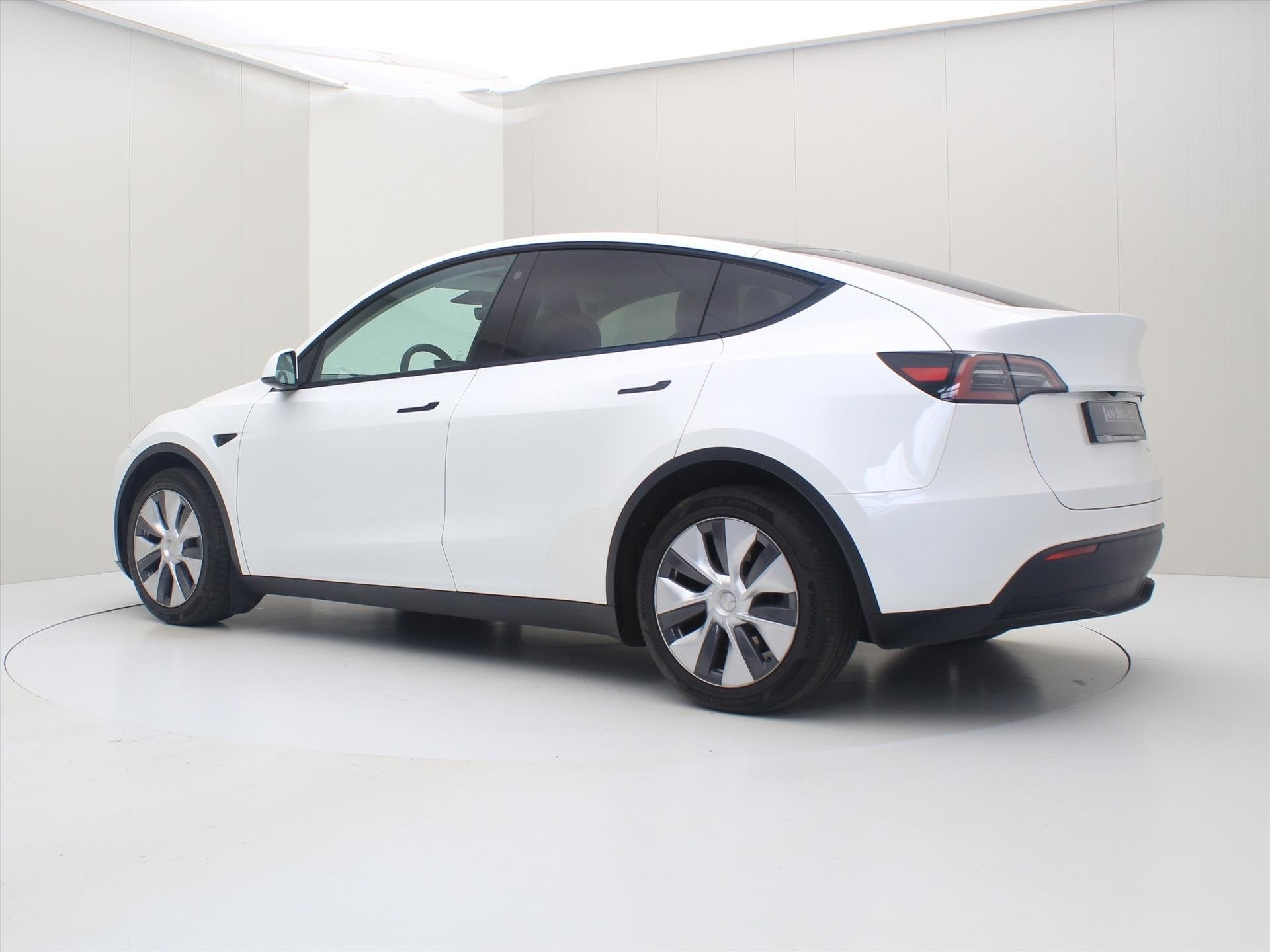 Foto 3 van Tesla Model Y Long Range AWD 75kWh 351pk 94.5% SoH [ WIT LED