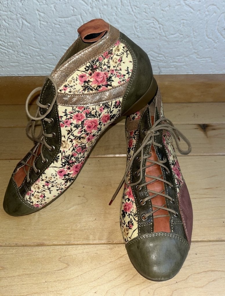 Think! enkellaarzen maat 38 GUAD-2 bloemen groen bruin roze, Kleding | Dames, Overige kleuren, Verzenden, Think!, Lage of Enkellaarzen