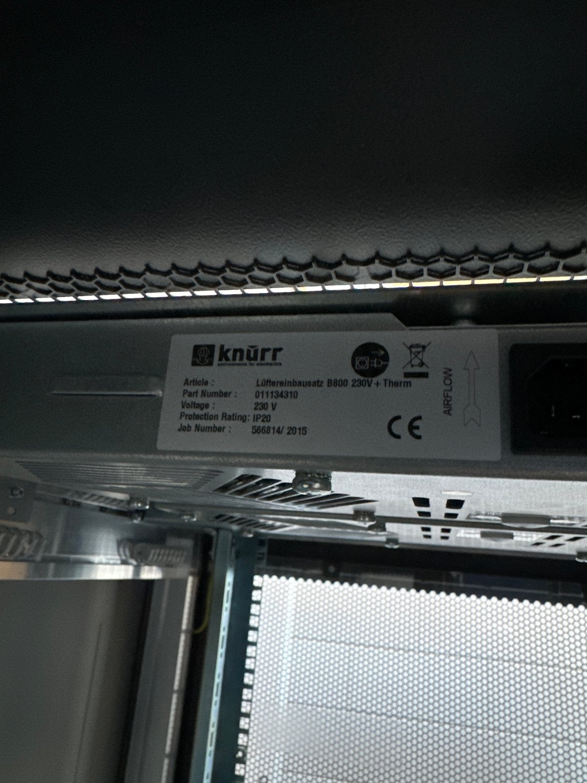 Foto 9 van Emerson Knürr / Vertiv DCM 42U Serverkast - 24 stuks