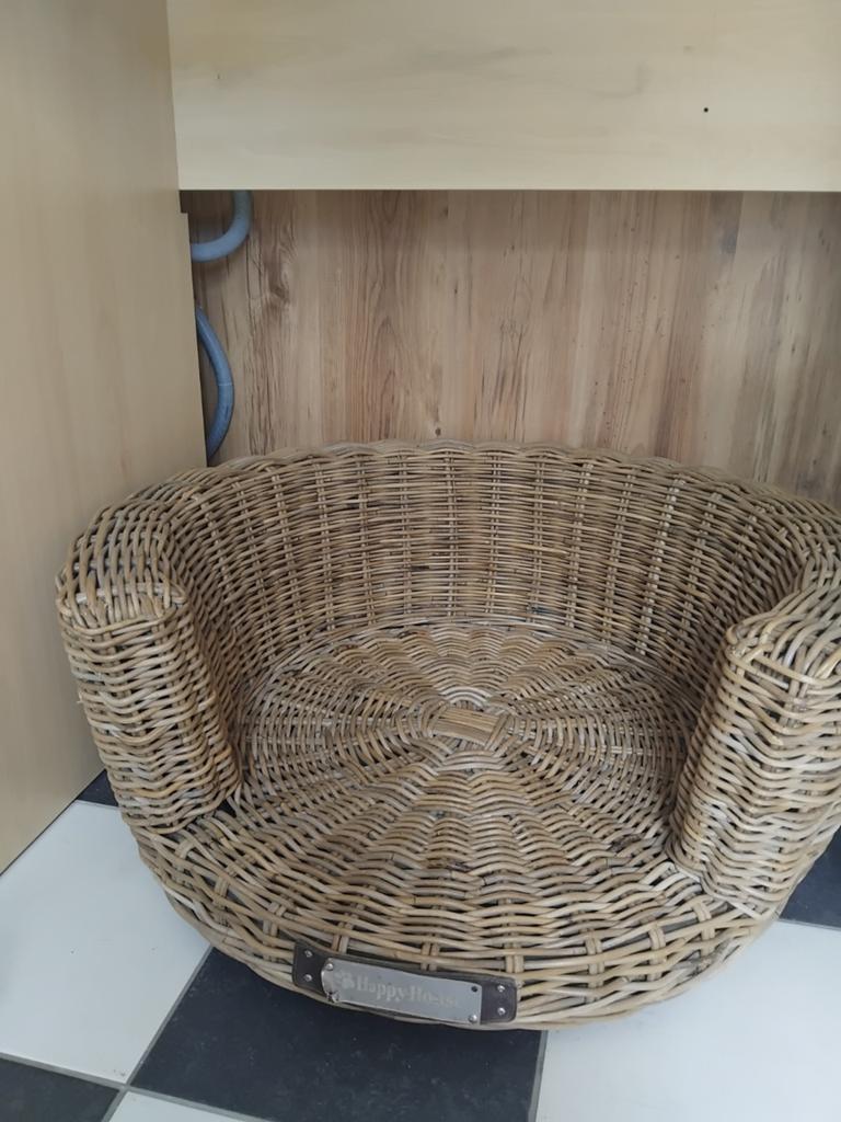 Rieten hondenmand, Verzenden, Zo goed als nieuw, Riet
